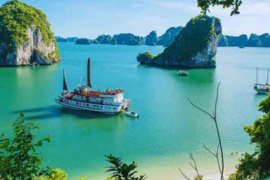 Halong Bay – Hanoi (B, Br)